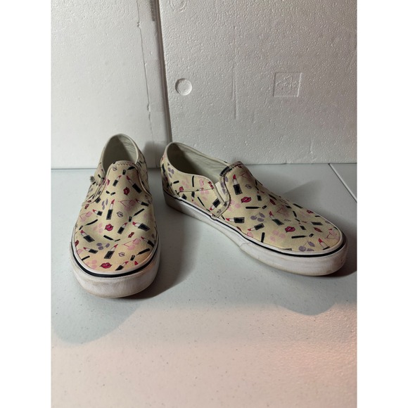 Vans Shoes - Vans Slip On Shoes‎ Women's Size 9 Makeup Lipstick Kiss Lips Print Casual